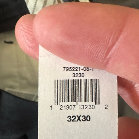 Banana Republic Rapid Movement Chinos slim fit - Picture 6 of 16